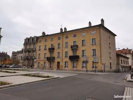 local professionnel de 153 m2 de type 5 en rdc proche cours léopold et place carnot au 1 p