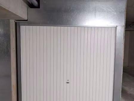 garage / box fermé 15m2 et 17m2