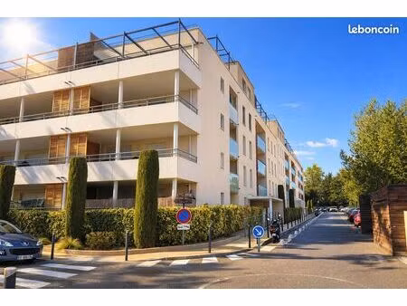 t2 exposé ouest 37 m² + terrasse 11 m² + box fermé – résidence récente sécurisée – marseil