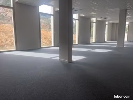 local d'activité 114 m²