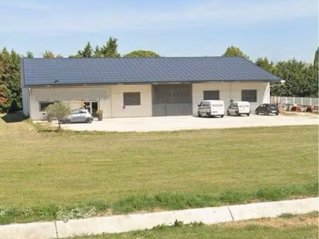 entrepôt 600m2 avec surface commerciale