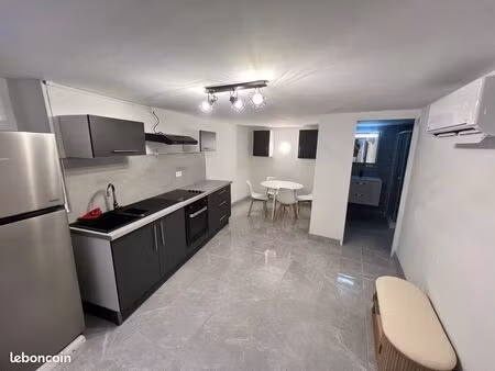 ? maison de village rénovée - 70m2 - parking - cave - orgon