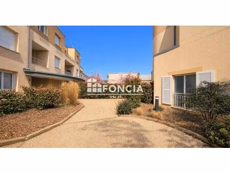 t3 avec clim et parking avec chargeur