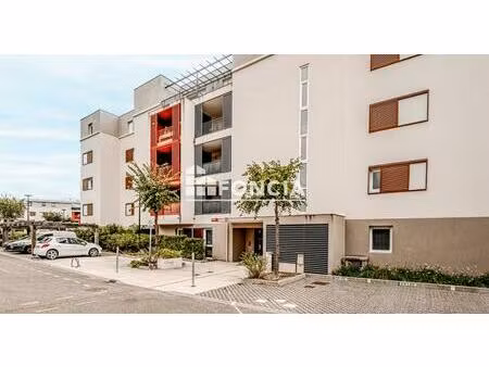 t3 rez de jardin stationnements