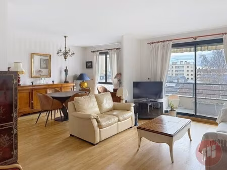 magnifique t4 secteur carmes !