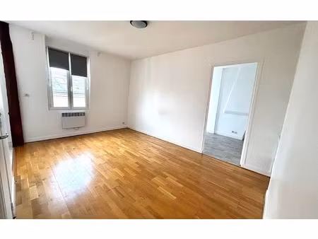 location appartement  31 m² t-2 à paris 12  1 043 €