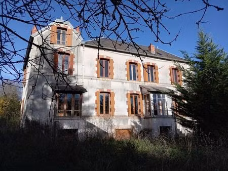 propriete de 3 appartements à côté du plan d’eau