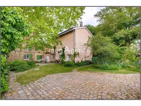 une maison de charme au cœur de dommartin