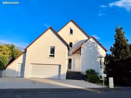 lumineuse et fonctionnelle villa contemporaine