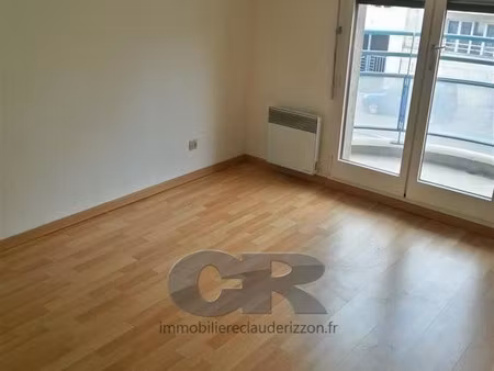 2 pièces - hopital central/place des vosges