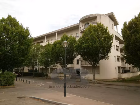 a louer 3 pieces avec garage hopital central