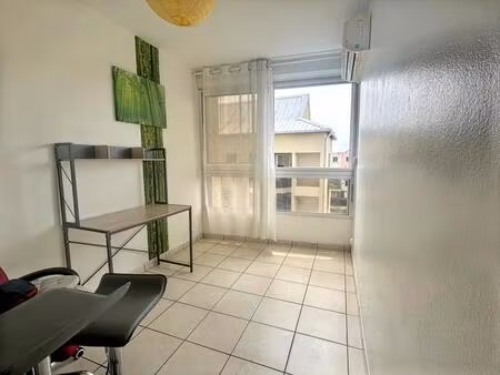 studio lumineux à louer à saint-denis  réunion