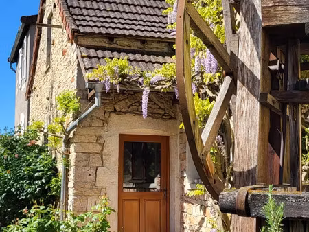 domaine à saint-martin-sous-montaigu (71640)
