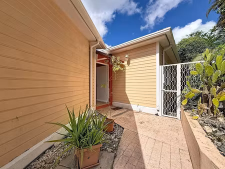 location maison 4 pièces 107 m² à le gosier (97190)  1 600 €