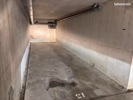 place de parking double