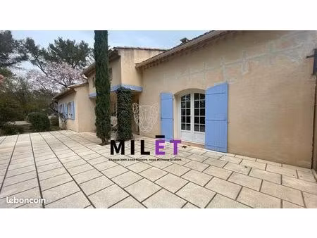 maison familiale f6 de 164 m2 avec vue sainte-victoire