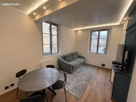 appartement meublé rénové à neuf– cœur historique de senlis – dpe c