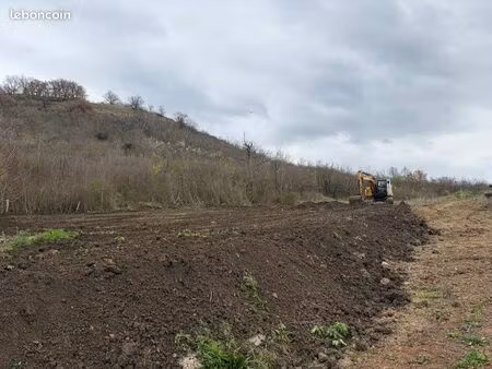 pré pour chevaux  vaches etc