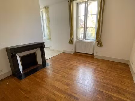 location appartement 2 chambres plein pied centre-ville dole