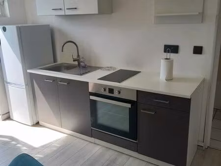 t2 meublé indépendant dans villa etang salé les bains