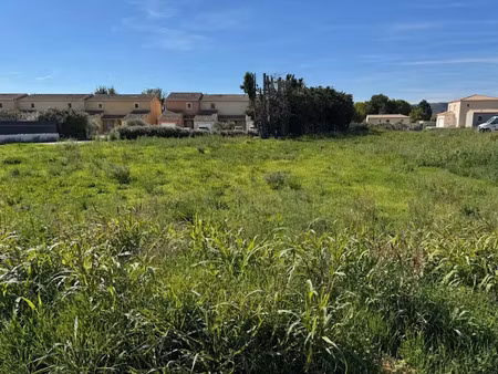 vente terrain 700 m² à maubec (84660)  185 000 €