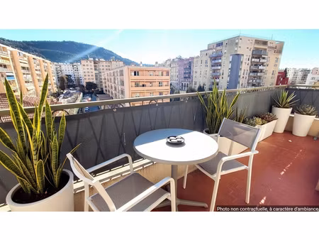 nice / pasteur - appartement 4 pièces de 80 m2 au 3ème étage