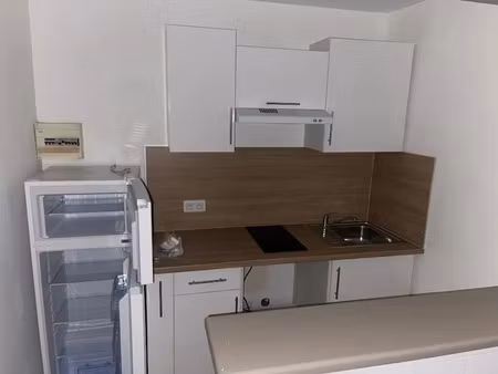 location meublée appartement 1 pièce 25 m² à bagnols-sur-ceze (30200)  390 €