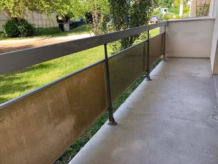 agréable t2 sud en rdc donnant sur le parc