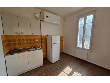 location appartement  m² t-1 à château-thierry  422 €