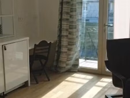 location meublée appartement 1 pièce 19 m² à montreuil (93100)  700 €