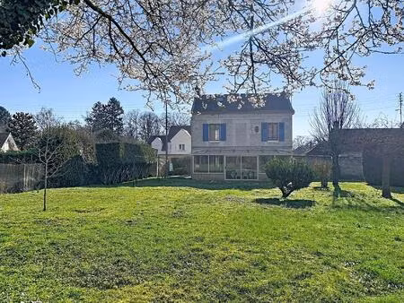 précy-sur-oise / ravissante maison de ville avec dépendance