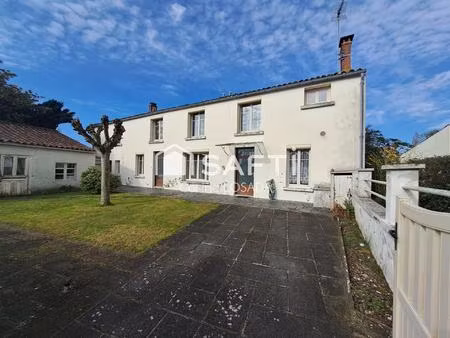 spacieuse maison à proximité de fontenay-le-comte