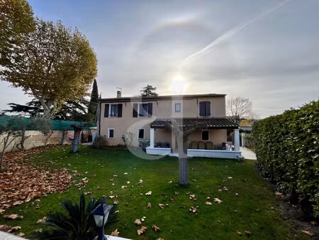 villa avec piscine à saint etienne du grès