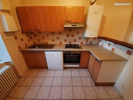 grand t2 centre riom - 530 euros - cc