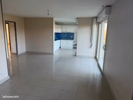 bel appartement rez de jardin 2 chambres