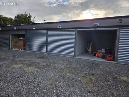 garage/ box 18m2 la roche bernard