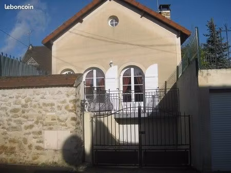 maison de ville f5 proche rer d