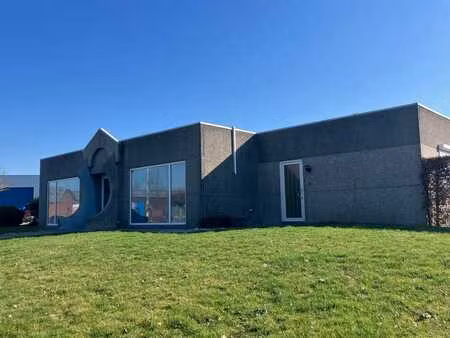 à vendre - bâtiment mixte à soignies