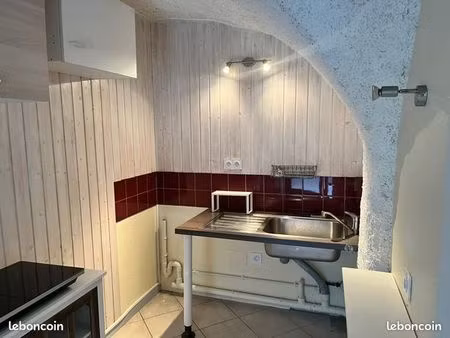 a louer studio centre ville (logement prévu pour personne à mobilité reduite