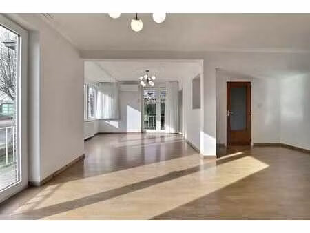 sublime appt. 2 ch.  terrasses et jardin