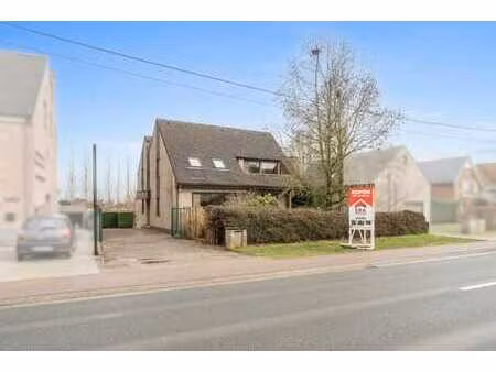 villa spacieuse (476m²) avec poss. professionnelles à lede