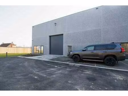 nieuwbouw kmo-unit van 227m² in industriezone brakel