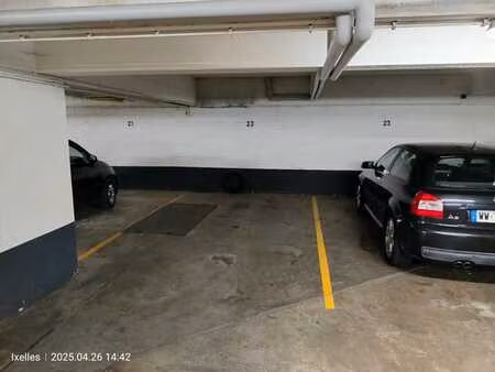 emplacement parking intérieur - quartier vieux tilleul