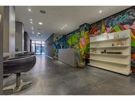 commerce individuele bien situé au centre ville de hal