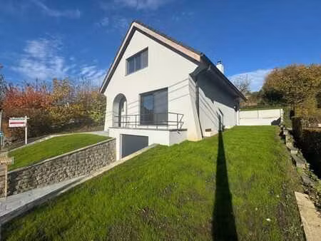 maison trois chambres  entièrement rénovée