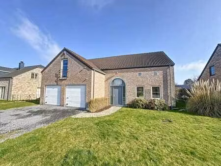 spacieuse villa 4 chambres dans un clos