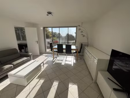 location meublée appartement 4 pièces 77 m² à crosne (91560)  1 400 €