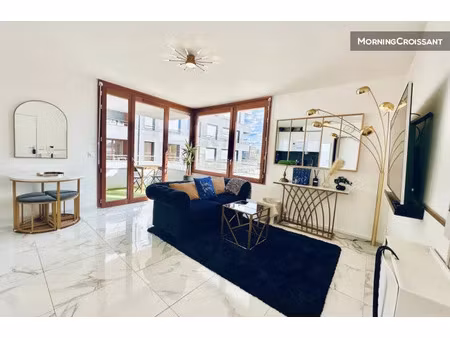 location meublée appartement 2 pièces 41 m² à la plaine saint denis (93210)  1 440 €