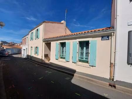 location maison aux sables-d'olonne (85100) : à louer / 115m² les sables-d'olonne