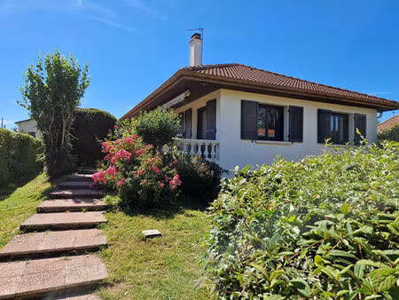 a louer maison t5 non meublée de 167.08 m2 avec terrain clos sur la commune de bourg-en-br